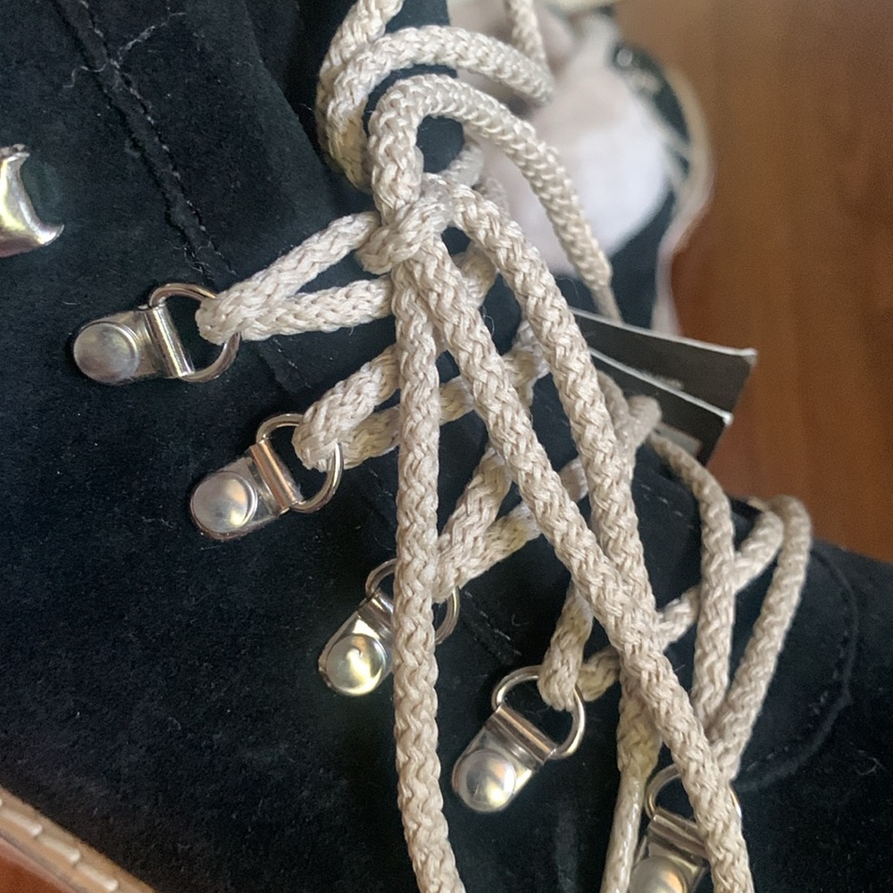 Montelliana NWT boots, beautiful quality and unworn. - Picture 9 of 13